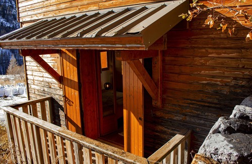 Isola Ski Chalet | Premium mountain chalet, sleeps 10, Internet, Private garage