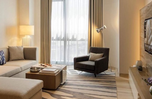 Dubai Media City House | Premium Three Bedroom Apartment Near Al Marfa Tower By Luxury Bookings