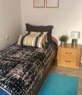 Canton 10 House | Prenoćište Eva