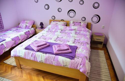 Nis House | PRENOĆIŠTE PILOT