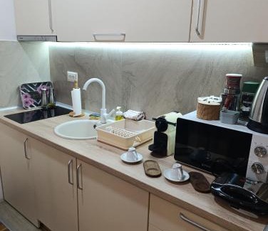 Lisina Apartment | President Kop Apartman 106