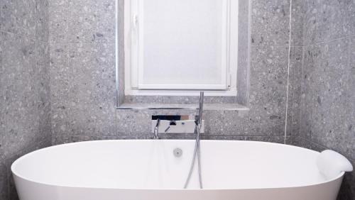 Chinatown Apartment | Prestige Boutique Homes-Arco della Pace Exclusive Family Apartment