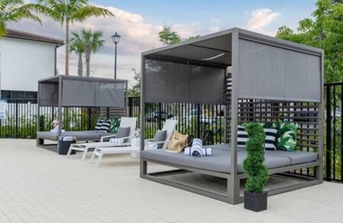Survey Creek House | Prestige Palm Aire on the golf 3/2