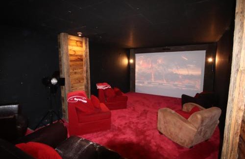 Vars Ski Chalet | Prestigious Chalet with Pool & Hot tub, Mountain Views for 19 Guests