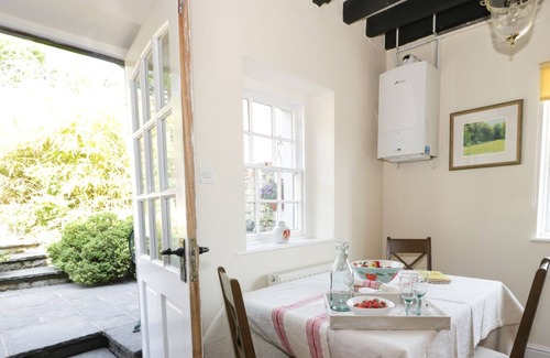 Trevor Cottage | PRESWYLFA, romantic, character holiday cottage in Llangollen