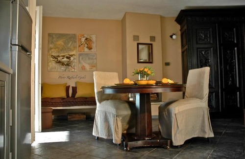 Gravedona Apartment | Pretore Romantico Loft Holiday Apartment with Pool