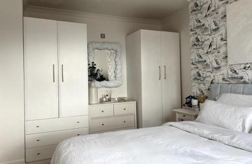 Campden Apartment | Pretty Apartment in Notting Hill - 1 min from tube