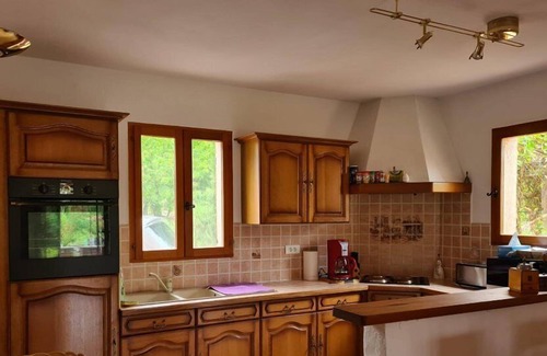 Quinson House | Pretty character house near the center of Quinson