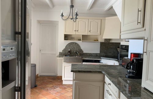 Molleges House | Pretty, comfortable house with poolhouse