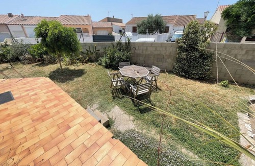 Mireval Apartment | Pretty detached F1 with garden close to the beach