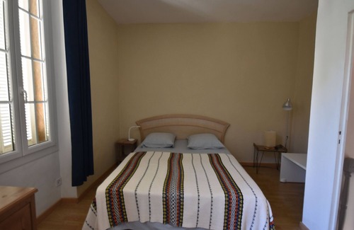 Roucas-Blanc Apartment | Pretty duplex with pool and balcony