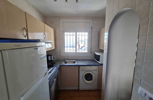 Empuriabrava House | Pretty Pecheur House with three bedrooms for 6 people with garage.