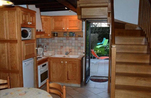 Jasses Cottage | Pretty, petite house with garden between Béarn and Basque Country (for 2-4)