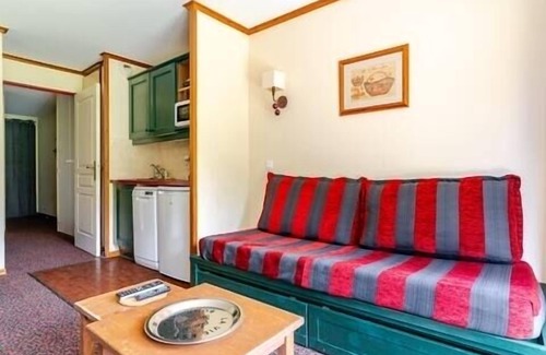 La Salle-les-Alpes Apartment | Pretty T2 for 4 people. Beautiful view. La Salle les Alpes. Residence L'Alpaga
