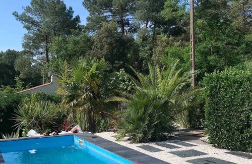 Les Conches Villa | Pretty villa with pool by the ocean