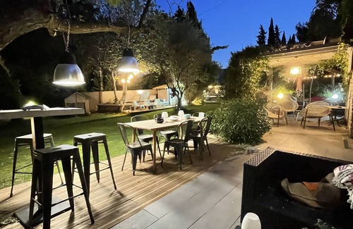 Tavel House | PRETTY VILLA WITH POOL SLEEPS 8