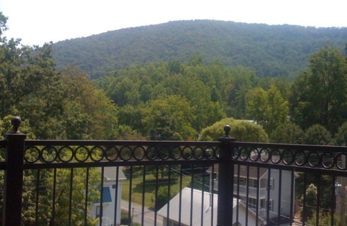 Gatlinburg Condo | PRICE DROP Back on the market corner 2-bedroom on the creek with Mountain View’s