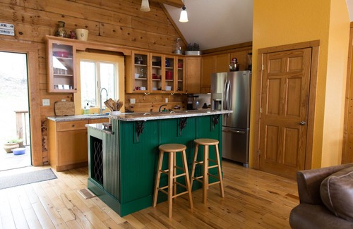 Wolf Laurel Ski Chalet | Price reduced for spring skiing! Cozy home overlooking Hatley Pointe Ski Resort