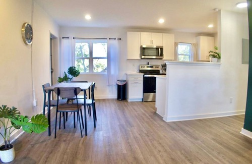 Plaza Midwood Apartment | Prime 1BR with King Bed