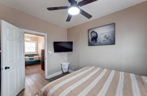 Indianapolis Apartment | Prime 2BR Gem, Near Convention Hub!