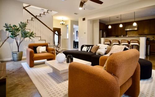 Westfield House | Prime Austin 6beds with Hot Tub & Gym