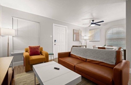 Wooten Apartment | Prime Crestview Suite! Cozy Bed & In Unit Laundry!