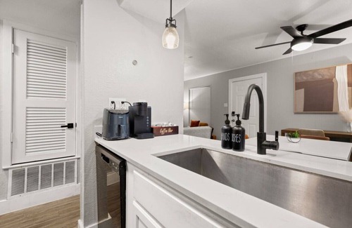Wooten Apartment | Prime Crestview Suite! Great for ACl, F1, + More!