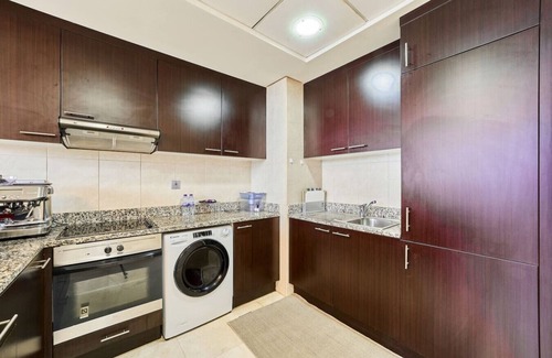 Bur Dubai Apartment | Prime DIFC Location – Elegant 1BR in Sky Gardens