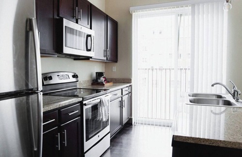 Montgomery Apartment | Prime Downtown 1BR | Cozy Apartment