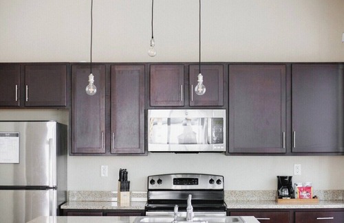 Montgomery Apartment | Prime Downtown 1BR | Cozy Apartment