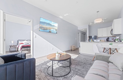 Downtown Cleveland Apartment | Prime Downtown Spot Near Arena+Food+Nightlife