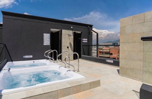 San Diego Apartment | Prime El Poblado Apt - 3BR + Cowork & Jacuzzi