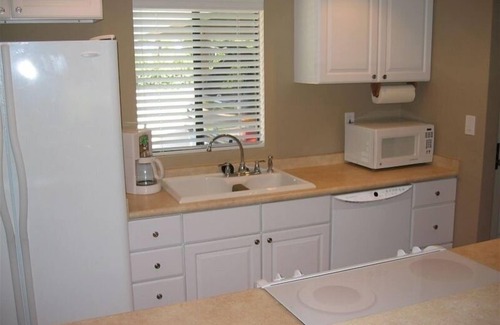 Palm Desert Condo | Prime Location; Comfortable Quiet Unit on Beautiful Greenbelt