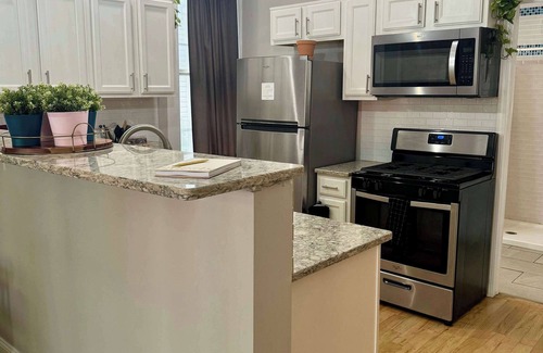 Victorian Village House | Prime Location - Free Parking - Short North