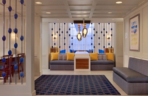 The Galleria Hotel | Prime Location! FREE Parking, Close to Rienzi Mansion and Gardens!