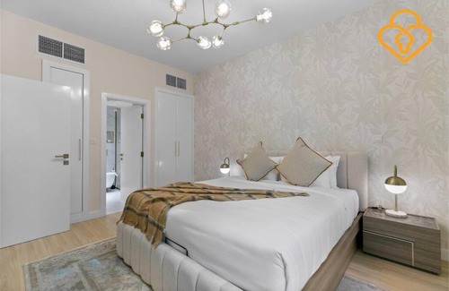 The Greens Apartment | Prime Location, Great Value 1 BR Apt near MOE, Greens
