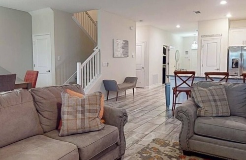 Davenport House | Prime Location Just Behind the Waterpark! High demand discounts apply for Fall!