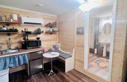 Oxford Condo | PRIME location - only 8min to town.