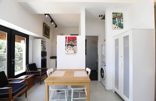 Tel Aviv Apartment | Prime location & Spacious 1 BR home in Tel Aviv Beach area