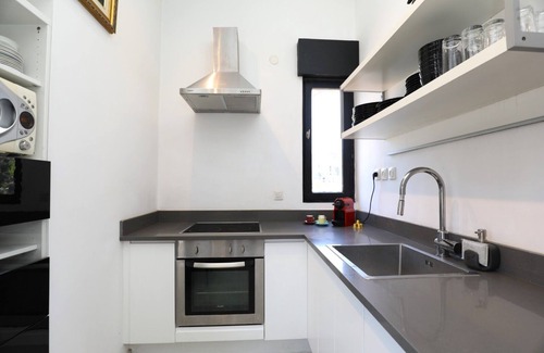 Tel Aviv Apartment | Prime location & Spacious 1 BR home in Tel Aviv Beach area