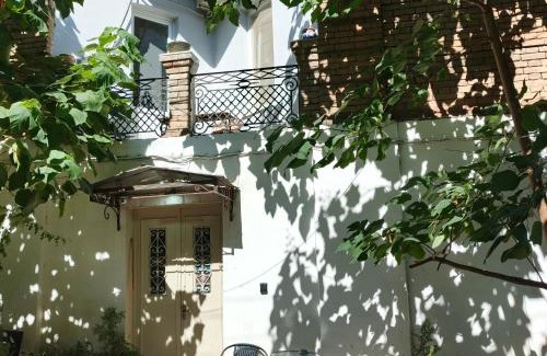 Vera Apartment | Prime location studio with terrace