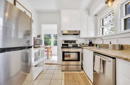 Arden House | 《Prime Location w/HOT TUB ❤Dog Friendly❤ Games, Disc Golf & Fast Wifi》