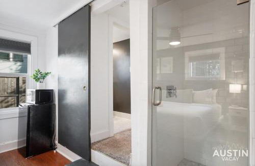 Clarksville House | Prime Location w King Accommodations Near Downtown