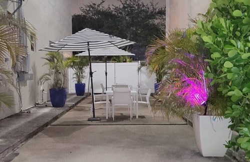Seybold Villa | Prime Miami Location-Close to Teaching Hospital