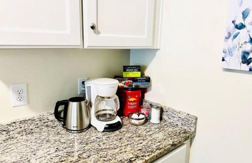 Durham Apartment | *Prime Pad * King Bed * Long Term Stays*