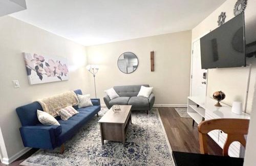Durham Apartment | *Prime Pad * King Bed * Long Term Stays*