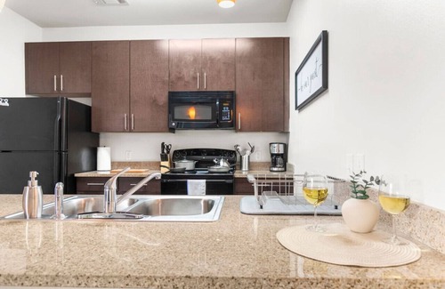 Central City Condo | ~Prime Spot: 2BR Unit in BHM | Mins to BJCC & UAB~