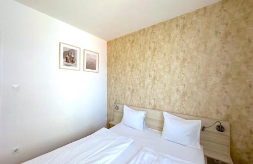 Corvin negyed Apartment | Prime Stay - Deluxe 3 Bedroom Family Apartment with Free Parking & AC