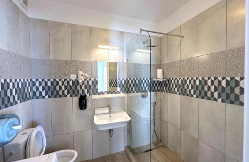 Corvin negyed Apartment | Prime Stay - Deluxe 3 Bedroom Family Apartment with Free Parking & AC