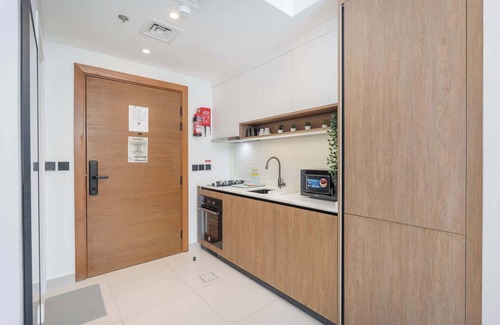 Dubai Apartment | Prime Studio that Sleeps 2 in Jebel Ali